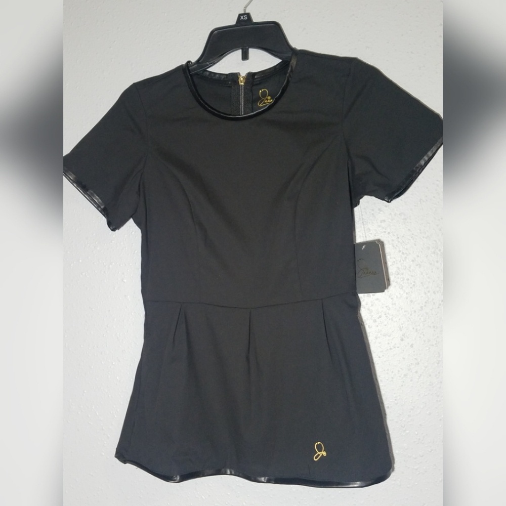 Jaanuu scrub top